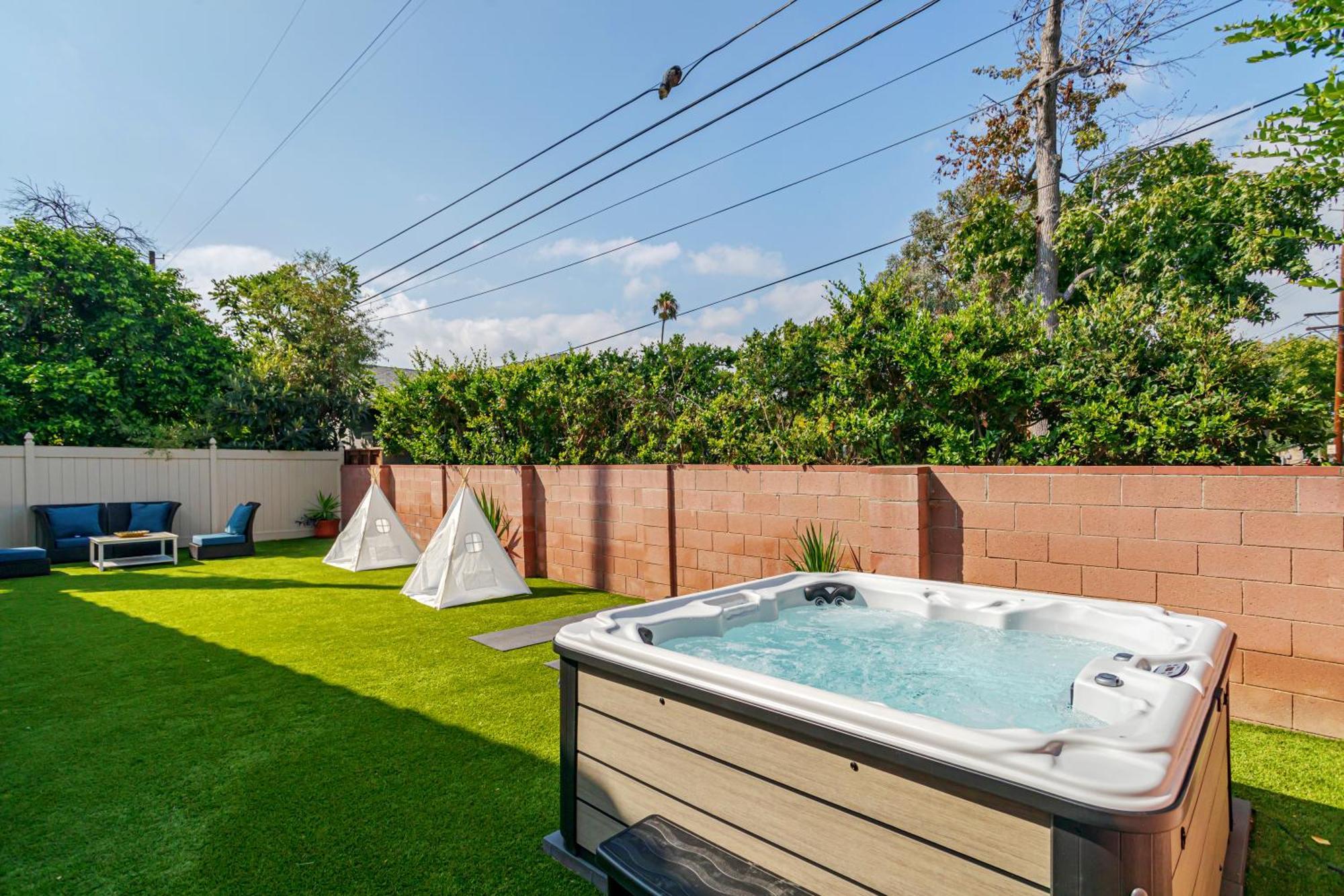 Regal 4 Bed With Hot Tub Close To Universal Sleeps 15 Hébergement de vacances