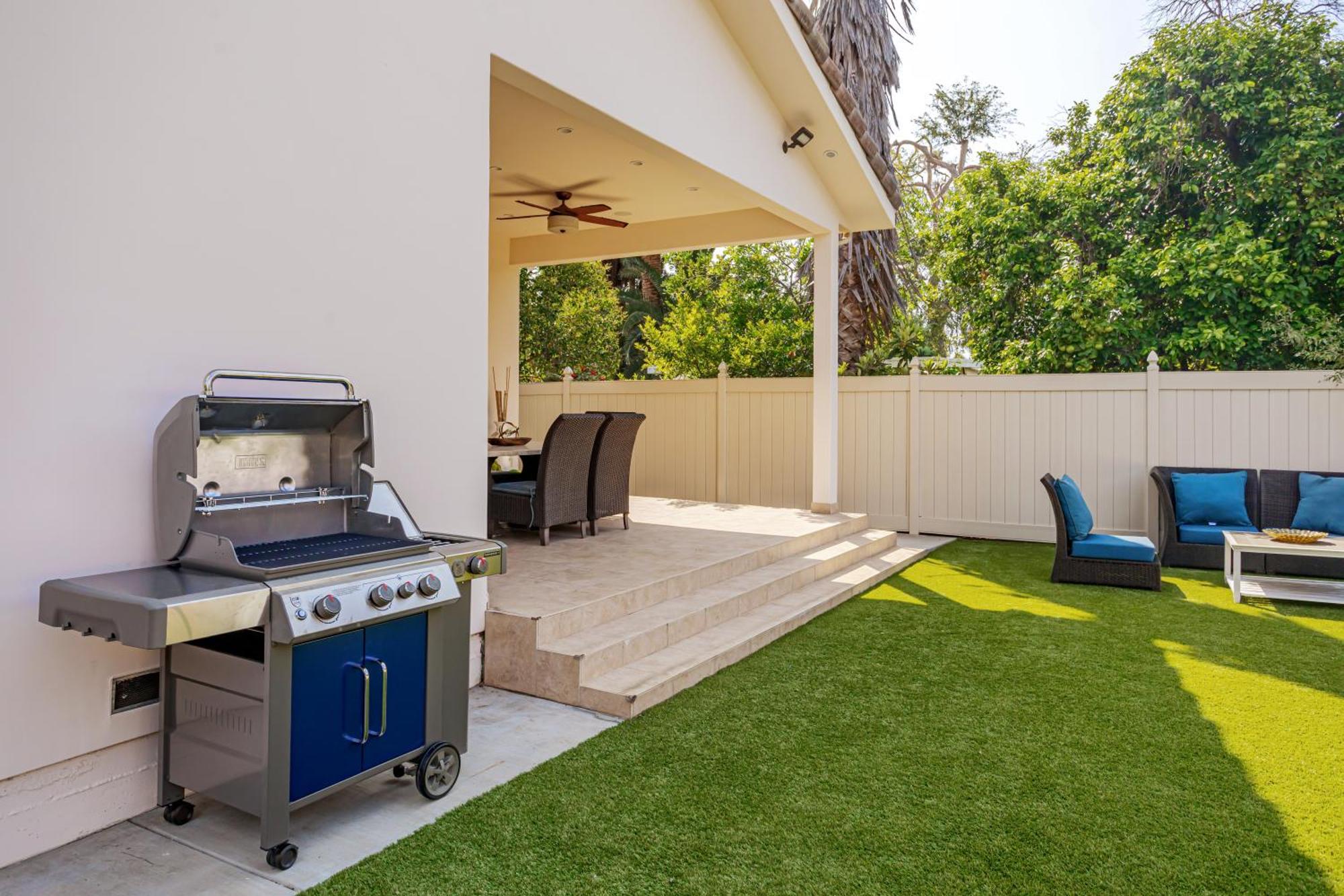 Regal 4 Bed With Hot Tub Close To Universal Sleeps 15 Hébergement de vacances Los Angeles
